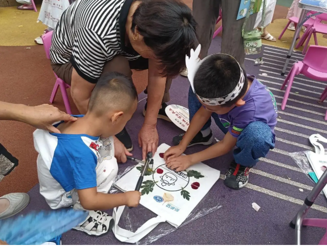 河北保定高新区：上林风景社区 非遗拓印 