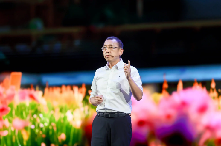 即将上市的岚图汽车如何应对新品浪潮？